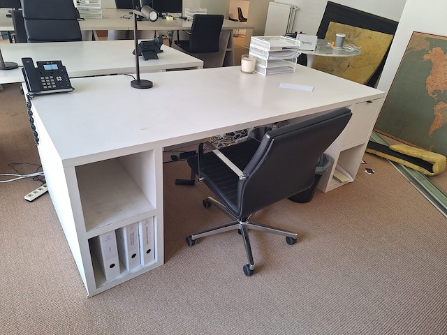 2x houten bureau - afbeelding 2 van  9