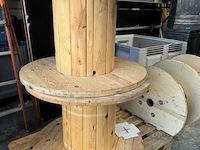 2x houten kabelhaspels ø90 x h62 cm - afbeelding 1 van  3