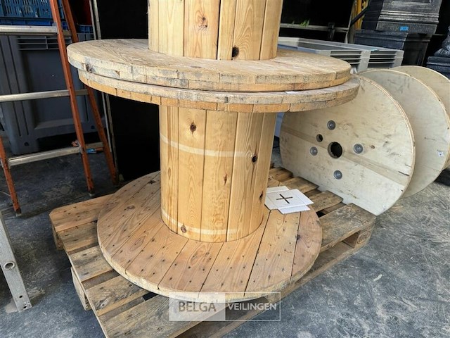 2x houten kabelhaspels ø90 x h62 cm - afbeelding 3 van  3