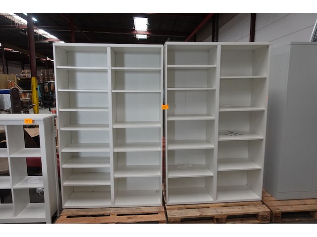 2x houten kast - afbeelding 1 van  4