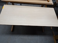 2x houten lessenaar + 4x diverse houten kinderstoelen - afbeelding 2 van  3