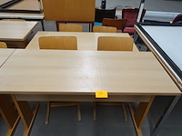 2x houten lessenaar + 4x stoel - afbeelding 1 van  3