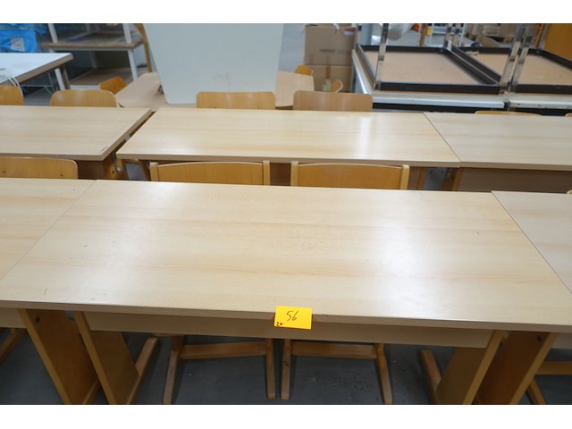 2x houten lessenaar + 4x stoel - afbeelding 1 van  3
