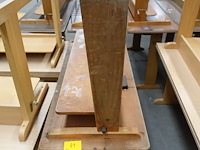 2x houten lessenaar - afbeelding 1 van  2