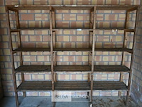 2x houten rekken - afbeelding 1 van  2