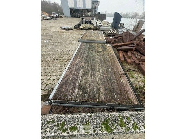 2x houten schot ± l 266xb 150 cm - afbeelding 1 van  2