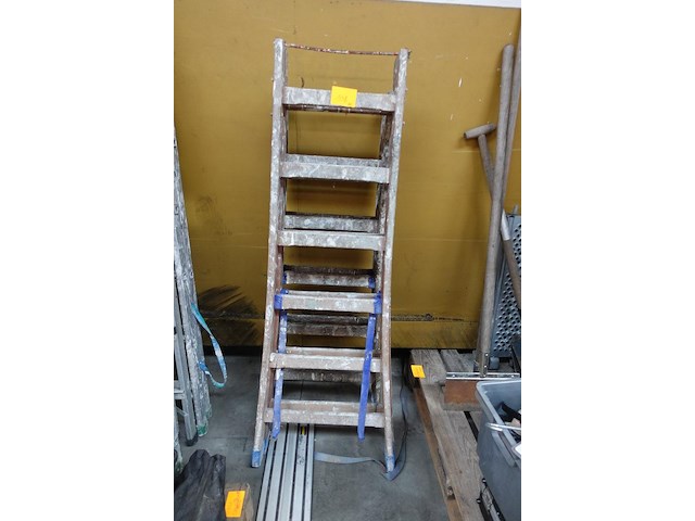 2x houten trapladder - afbeelding 1 van  2