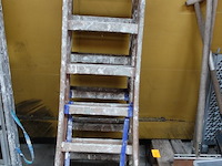 2x houten trapladder - afbeelding 1 van  2