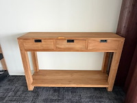 2x houten wandkast vv 3 laden
