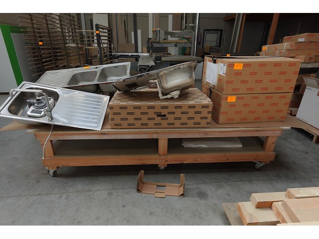 2x houten werktafel - afbeelding 4 van  4