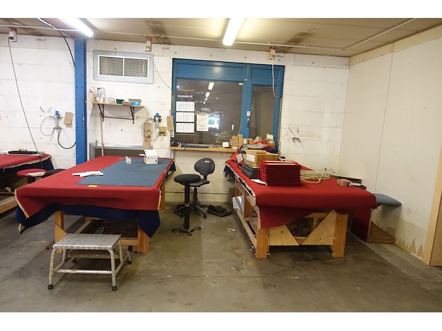 2x houten werktafel - afbeelding 1 van  7