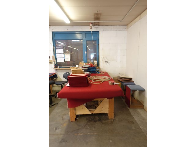 2x houten werktafel - afbeelding 2 van  7