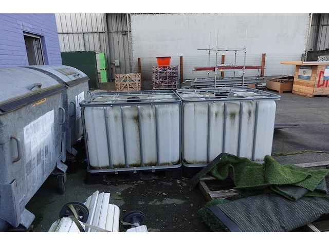 2x ibc container - afbeelding 1 van  2