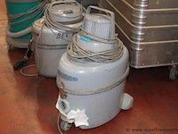 2x industriële stofzuiger, nilfisk, gst, 700w, werking niet gekend - afbeelding 1 van  2