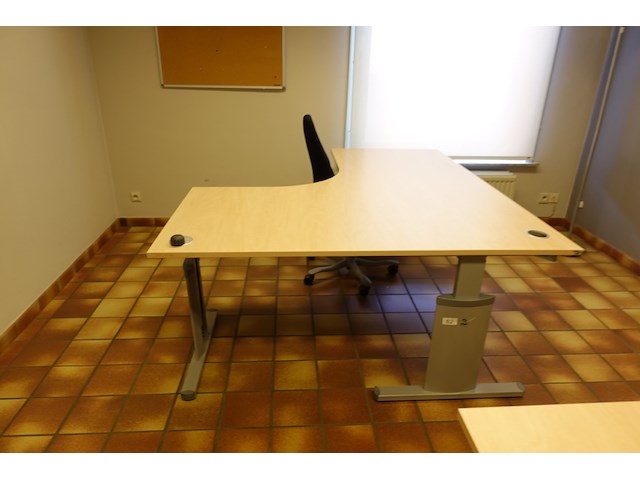 2x inhoud bureau - afbeelding 1 van  10