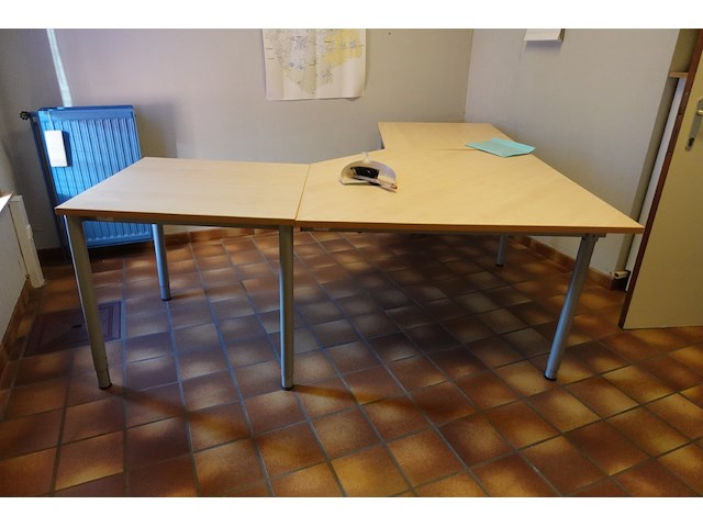 2x inhoud bureau - afbeelding 9 van  10