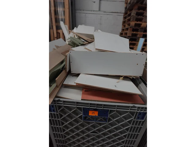2x inklapbare kunststof palletbox + inhoud - afbeelding 3 van  3