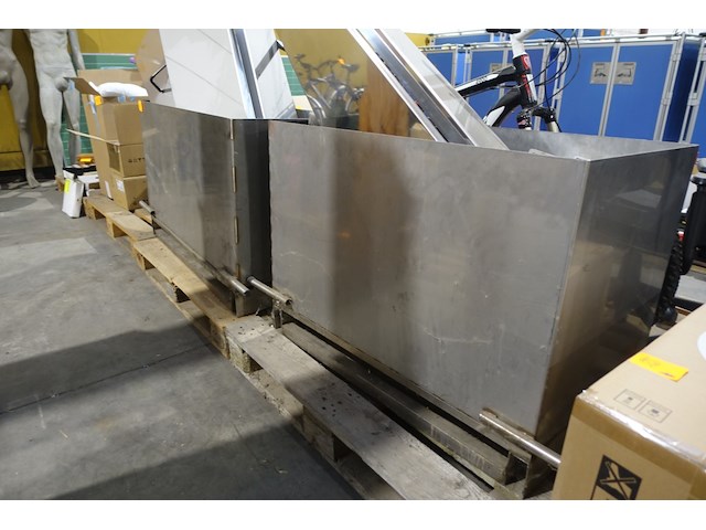 2x inox bak met oude metalen - afbeelding 4 van  4