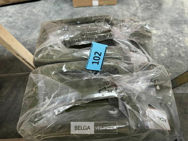 2x jerrycan 20 l - nieuw - afbeelding 2 van  2