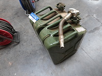 2x jerrycan - afbeelding 1 van  4