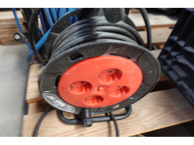 2x kabel op haspel - afbeelding 2 van  3