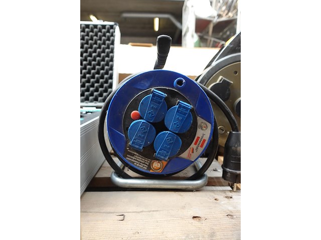 2x kabel op haspel - afbeelding 2 van  3