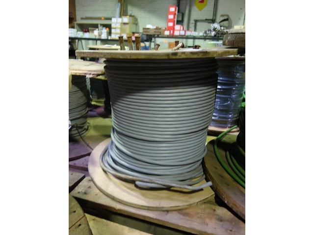 2x kabel op rol - afbeelding 1 van  4