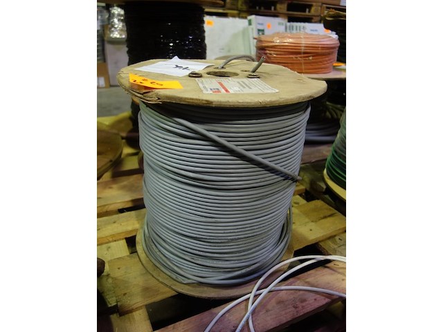 2x kabel op rol - afbeelding 1 van  4