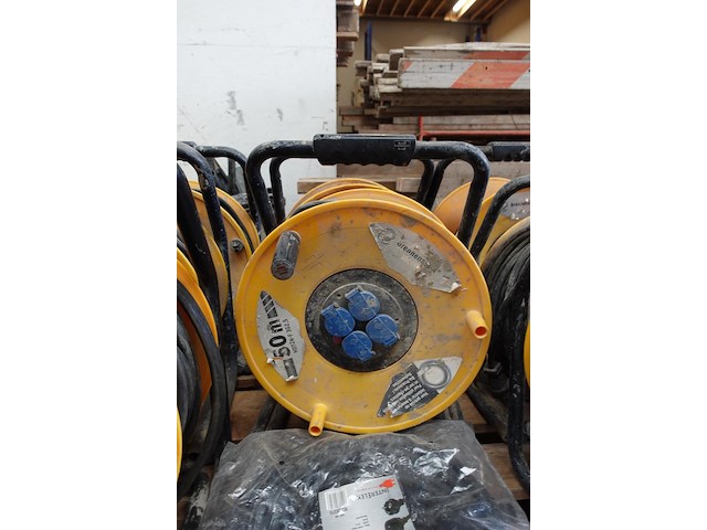 2x kabelhaspel + kabel - afbeelding 3 van  4