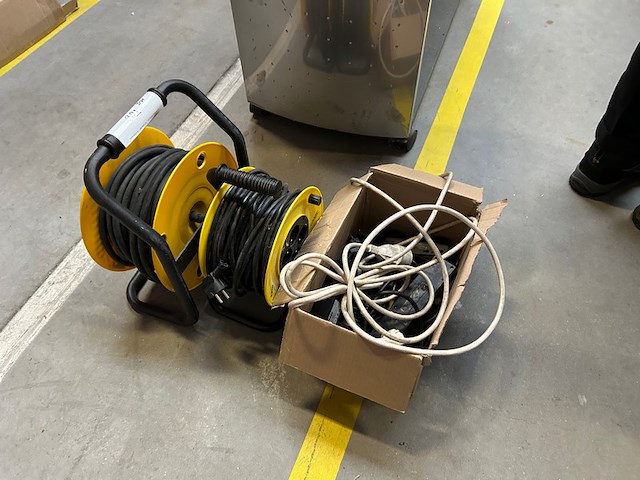 2x kabelhaspel - afbeelding 1 van  4