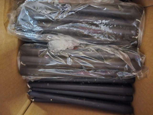 2x kandelaar 80cm h wit met 200+ kaarsen - afbeelding 7 van  7