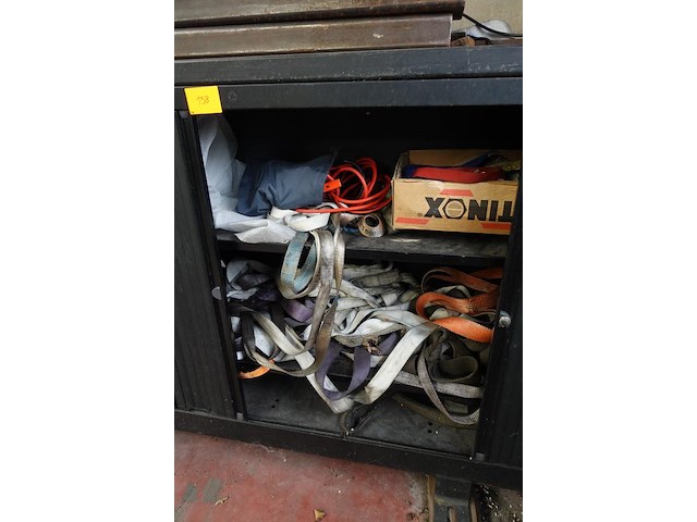 2x kast met beugel & inhoud - afbeelding 3 van  6