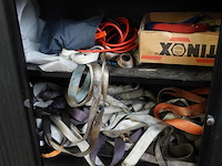 2x kast met beugel & inhoud - afbeelding 3 van  6