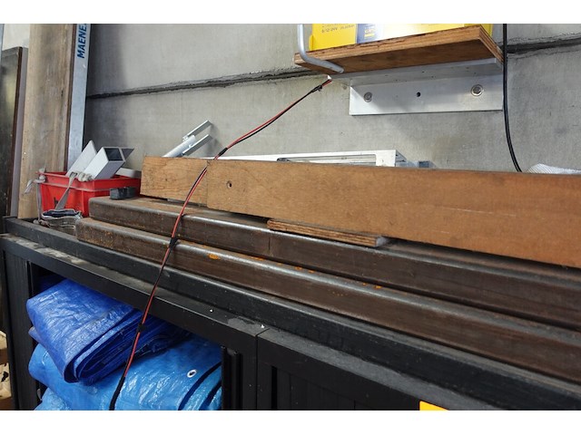 2x kast met beugel & inhoud - afbeelding 6 van  6