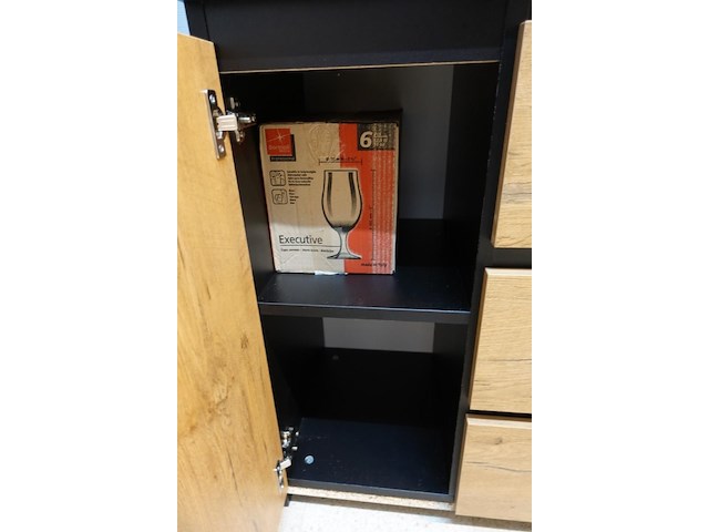 2x kast met inhoud - afbeelding 7 van  9