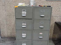 2x kast met inhoud - afbeelding 1 van  12