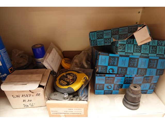 2x kast met inhoud - afbeelding 9 van  12