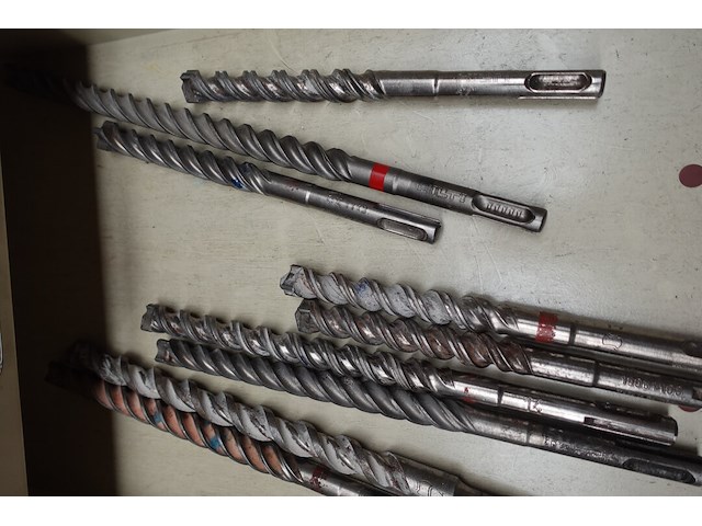 2x kast met inhoud - afbeelding 3 van  17