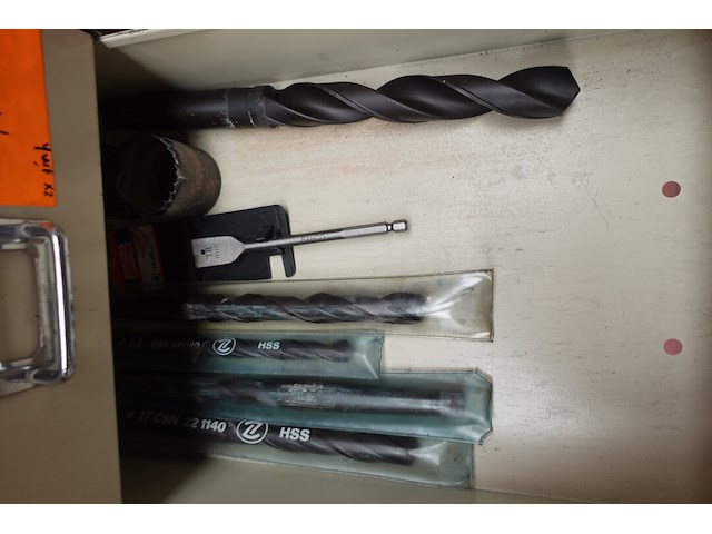 2x kast met inhoud - afbeelding 9 van  17