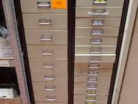 2x kast met inhoud - afbeelding 1 van  17