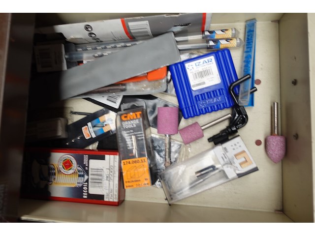 2x kast met inhoud - afbeelding 10 van  17