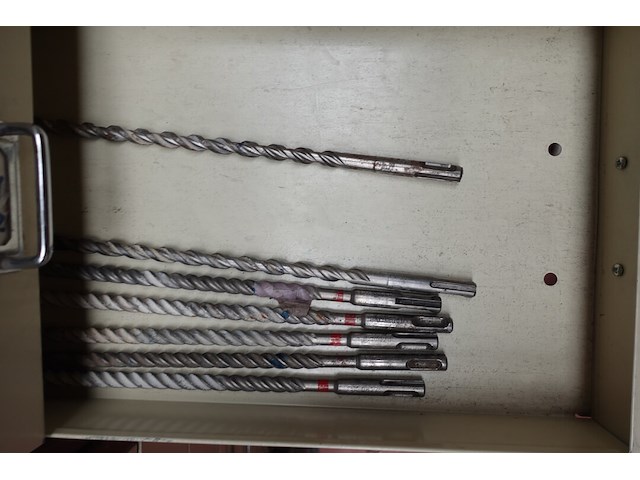 2x kast met inhoud - afbeelding 11 van  17