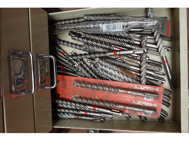 2x kast met inhoud - afbeelding 12 van  17