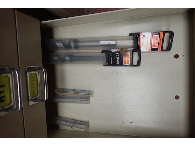 2x kast met inhoud - afbeelding 16 van  17