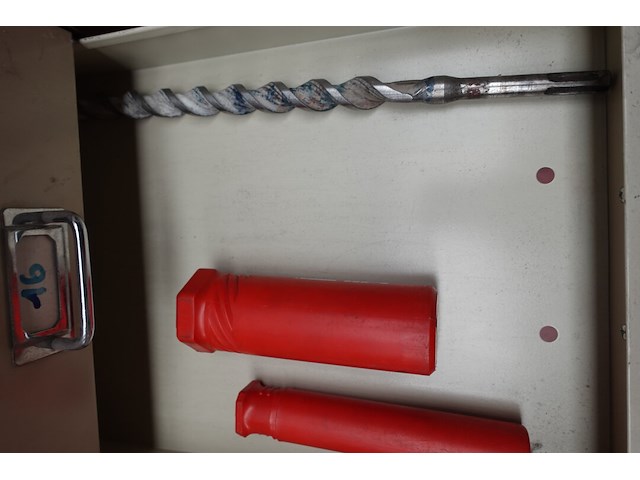 2x kast met inhoud - afbeelding 17 van  17