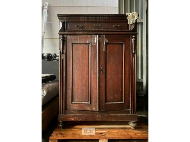 2x kasten + divers - afbeelding 1 van  2