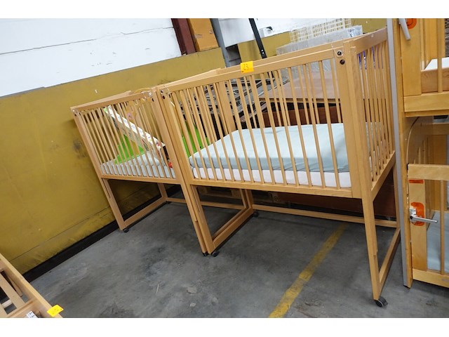 2x kinderbed - afbeelding 1 van  2