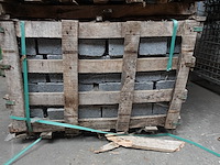 2x kist natuursteen tegel + rest - afbeelding 3 van  4