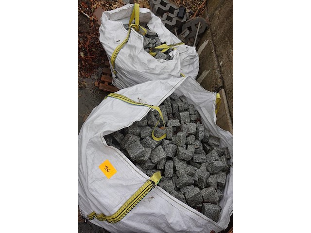 2x kleine bigbag graniet kinderkoppen - afbeelding 3 van  3