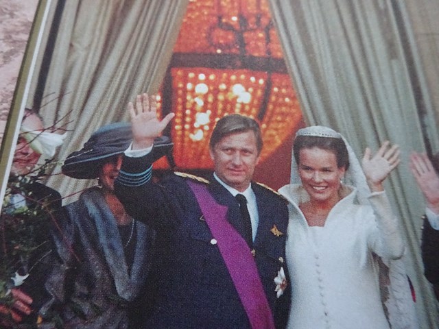 2x koninklijk huwelijk - afbeelding 4 van  5